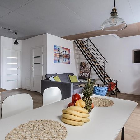 Stylish Apartment In The City Center Of Warszawa Exteriör bild