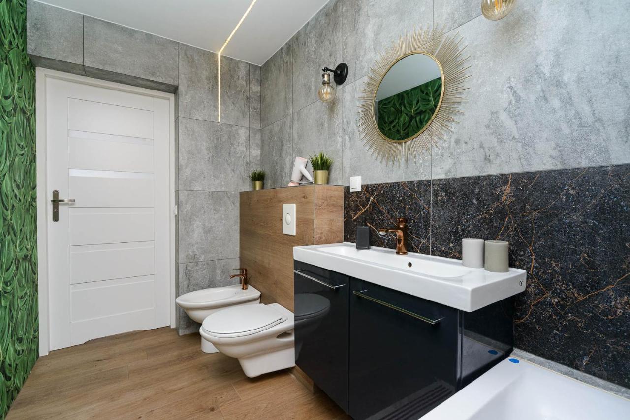 Stylish Apartment In The City Center Of Warszawa Exteriör bild