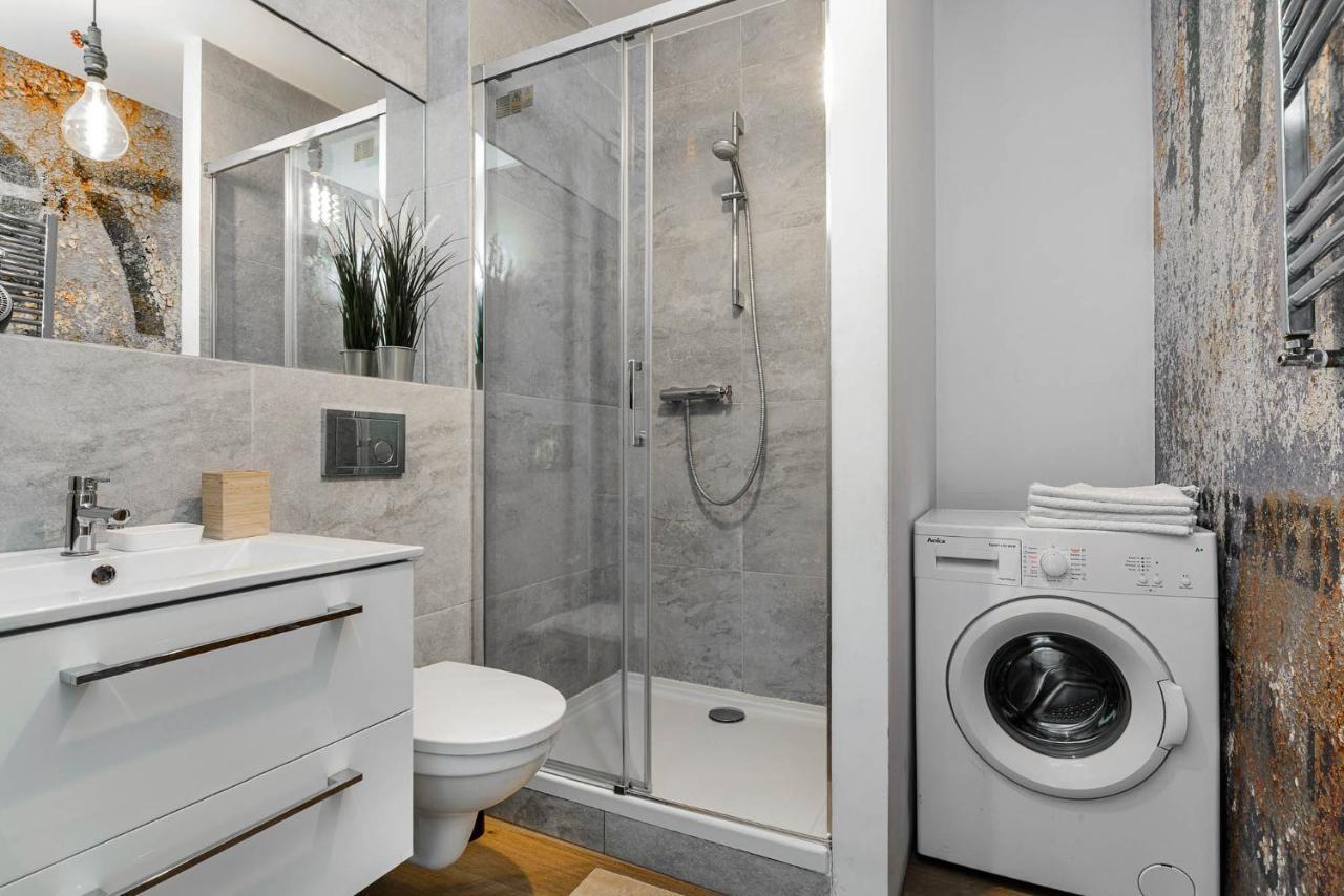 Stylish Apartment In The City Center Of Warszawa Exteriör bild